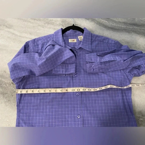 L.L. Bean Women’s Wrinkle Resistant Purple Pinpoint Plaid Button Down Size L - Picture 4 of 9